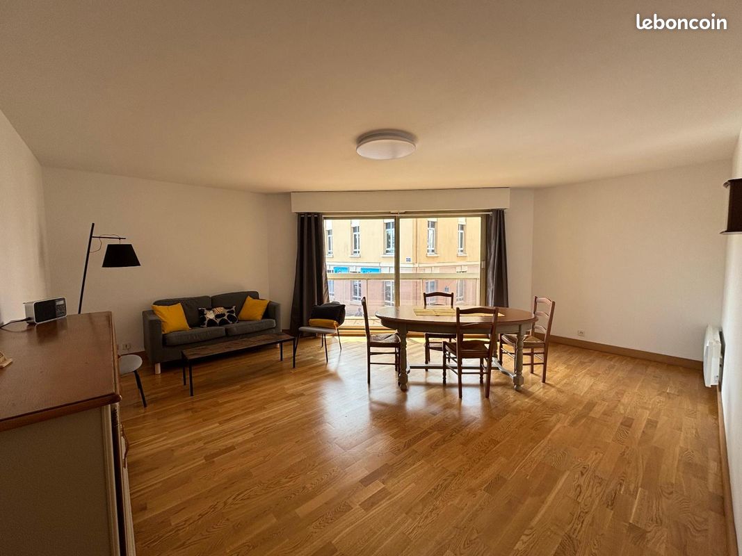 Appartement 2 pièces 76 m² · à Cherbourg-en-Cotentin · 76 m² · 885 €