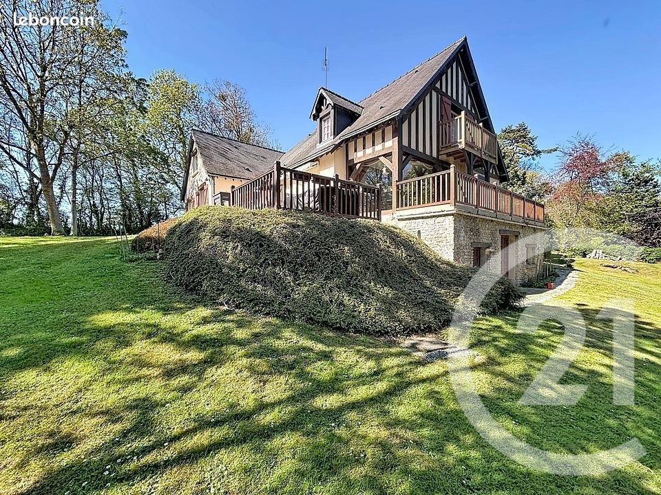 Maison 8 pièces 262 m² · à Carcagny · 262 m² · 395 000 €