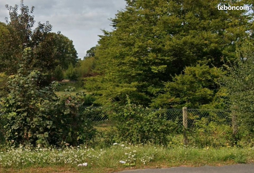 Terrain 900 m² · à Fussy · 55 000 €