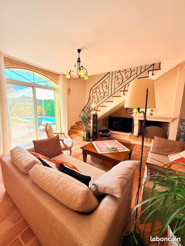 Maison 7 pièces 215 m² · à Générac · 215 m² · 449 000 €