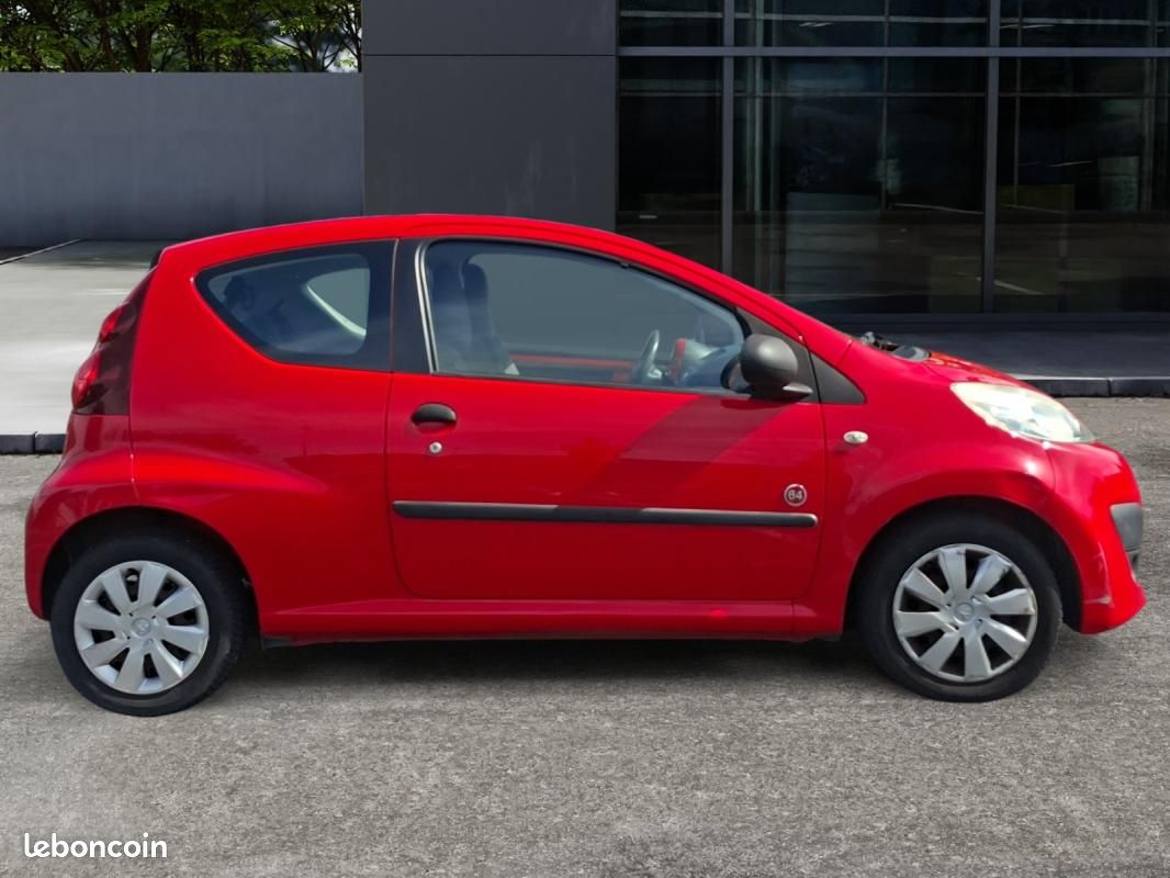 Peugeot 107 1.0 70 ch Serie-64 /Entretien complet (image 6)