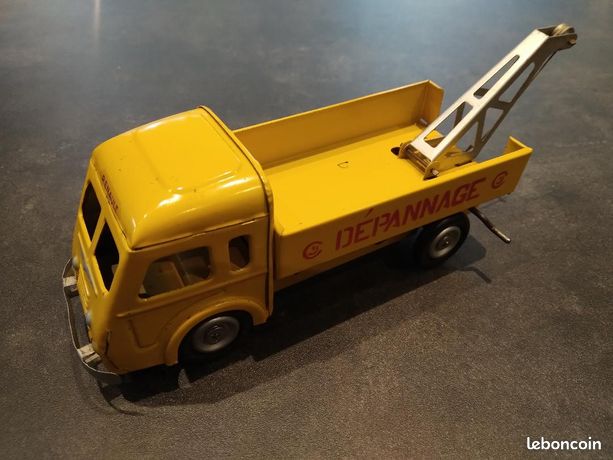 Camions Renault CIJ - Jouets Anciens de Collection