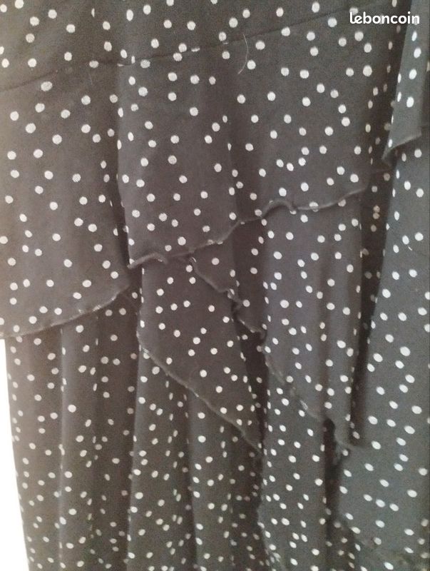 Robe bretelles été, noire à poids blancs, volantée, long 209 cm doublée noire. Taille 38/40 (image 1)