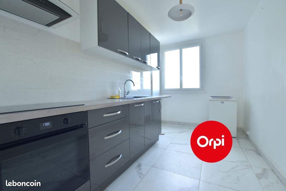 Appartement 4 pièces 70 m² · à Saint-Priest · 70 m² · 900 €/mois