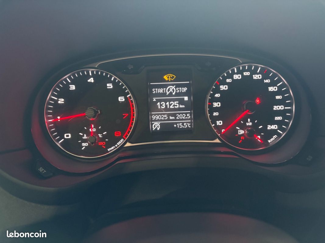 AUDI A1 SPORTBACK 1.0 TFSI ultra 95 S tronic 7 Midnight Series / JANTES 17 / PHARES AUTOMATIQUES (image 20)