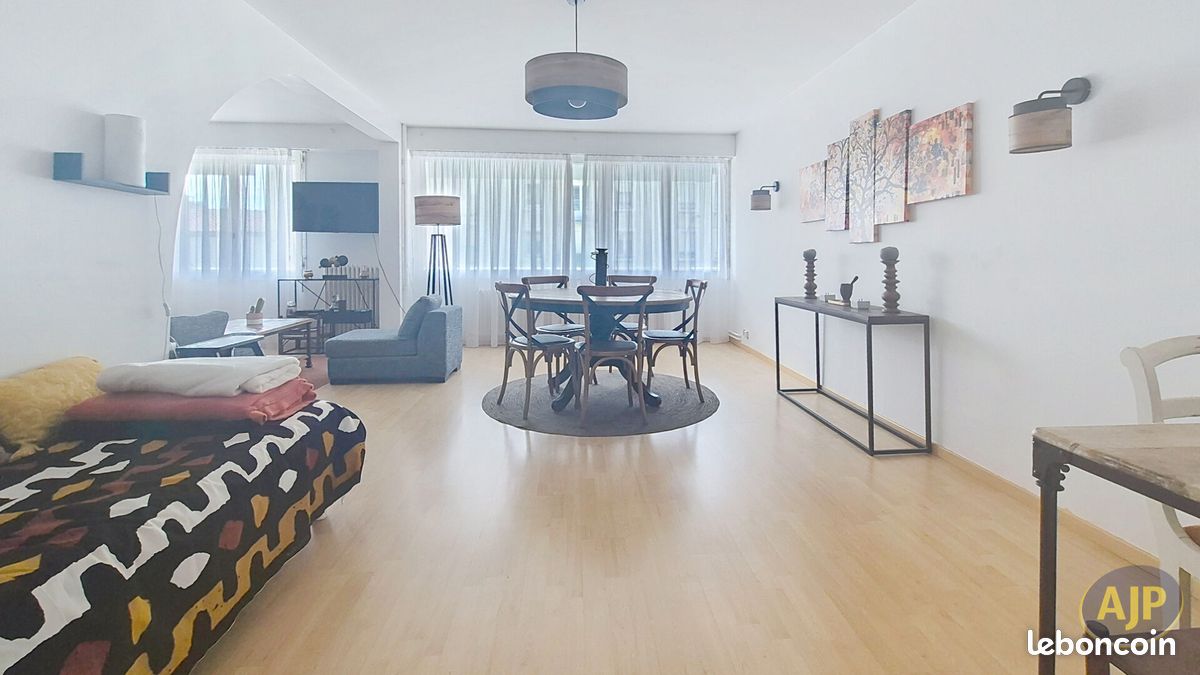 Appartement 3 pièces 89 m² · à La Roche-sur-Yon · 89 m² · 990 €