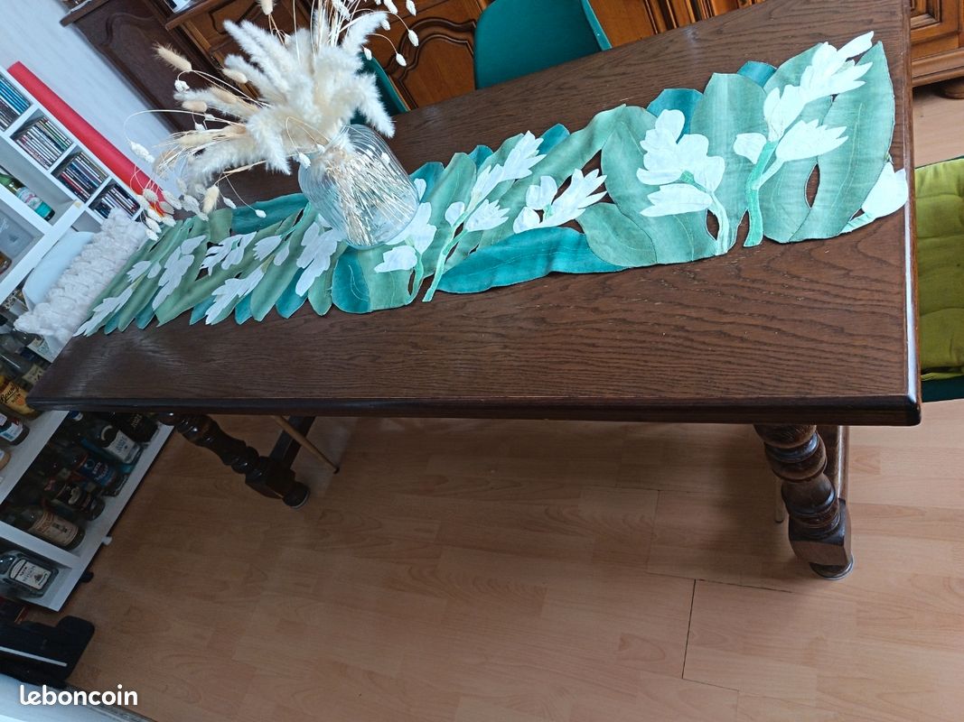 Table en chêne (image 1)