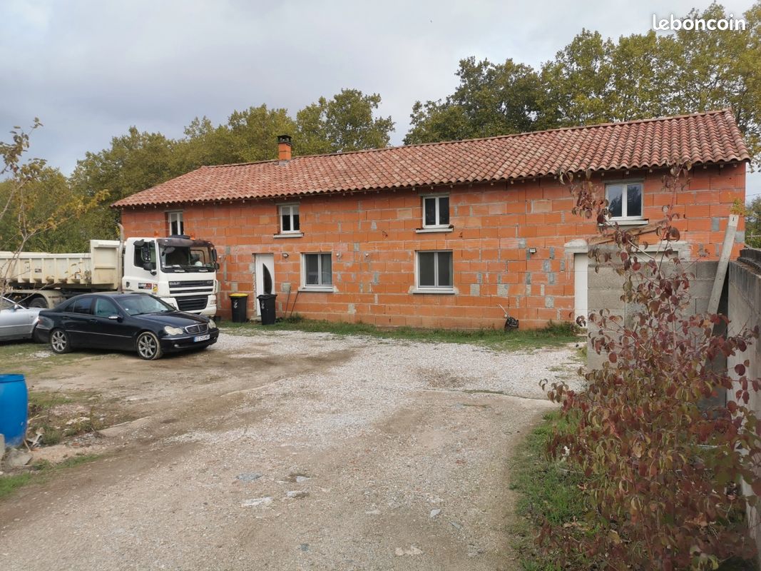 Maison 7 pièces 250 m² · à Soual · 250 m² · 280 000 €