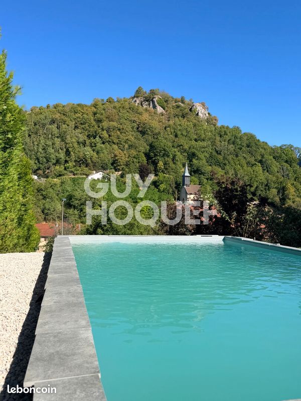 Maison 8 pièces 188 m² · à Fontain · 188 m² · 365 000 €
