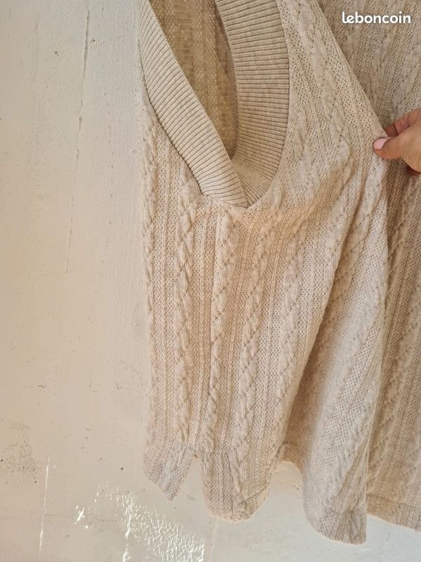 Pull long col V sans manches (image 7)
