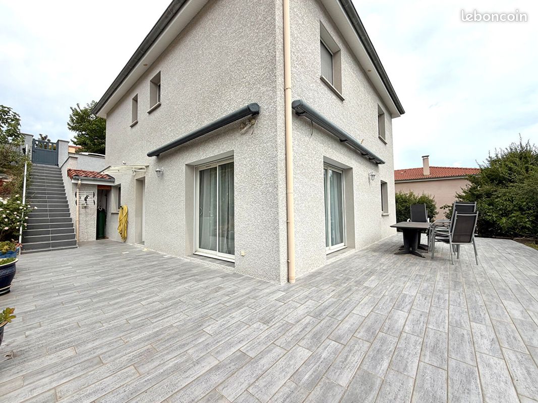 Maison 5 pièces 115 m² · à Villars · 115 m² · 410 000 €