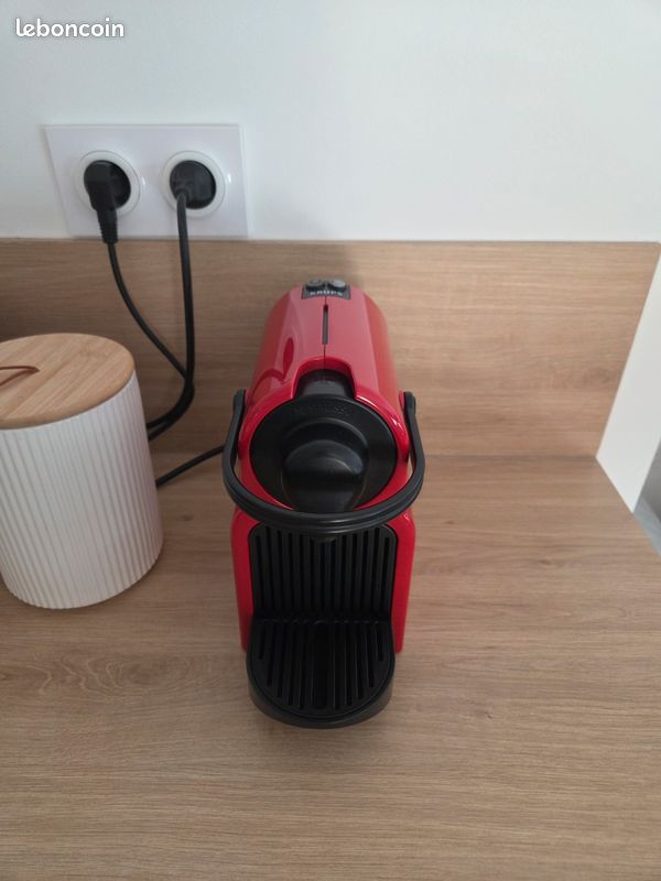 Cafetière Nespresso (image 1)