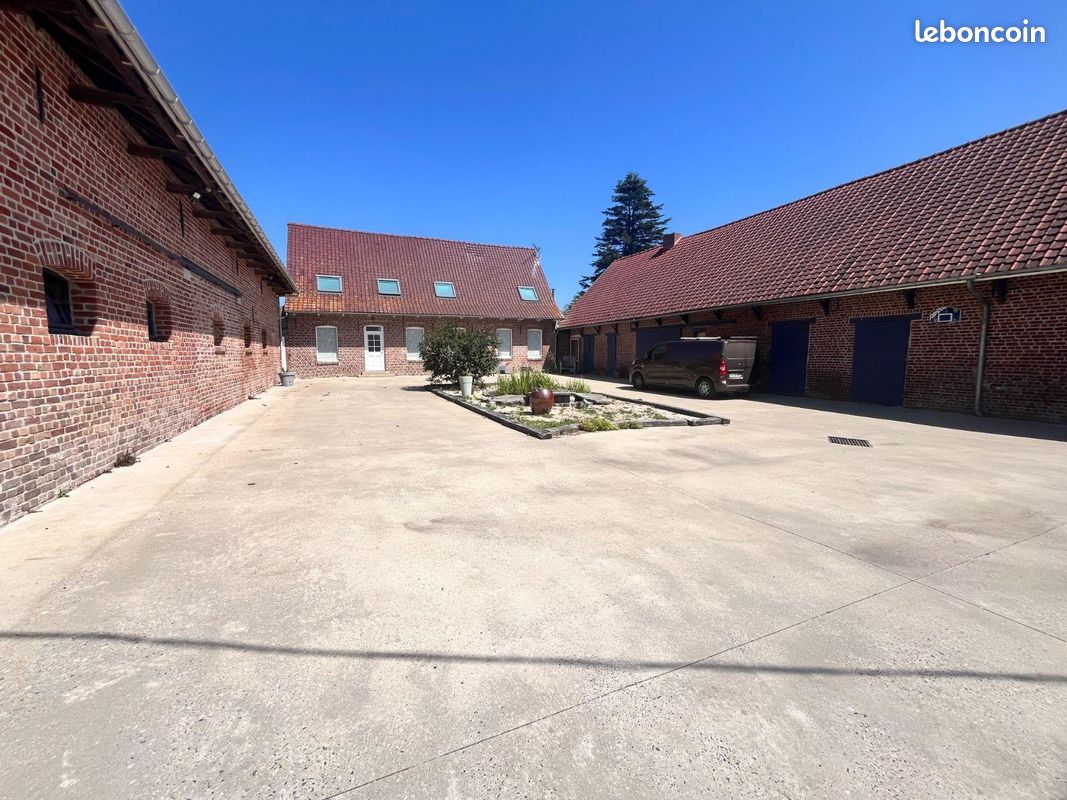 Maison 7 pièces 172 m² · à Méteren · 172 m² · 490 000 €