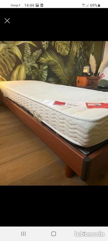 Sommier électrique de relaxation à lattes en bois merisier et matelas EPEDA offert (image 3)