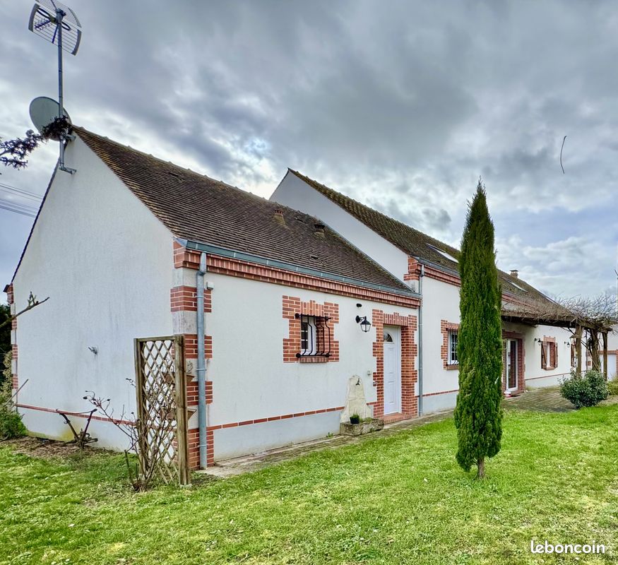 Maison 7 pièces 240 m² · à Lorris · 240 m² · 332 000 €