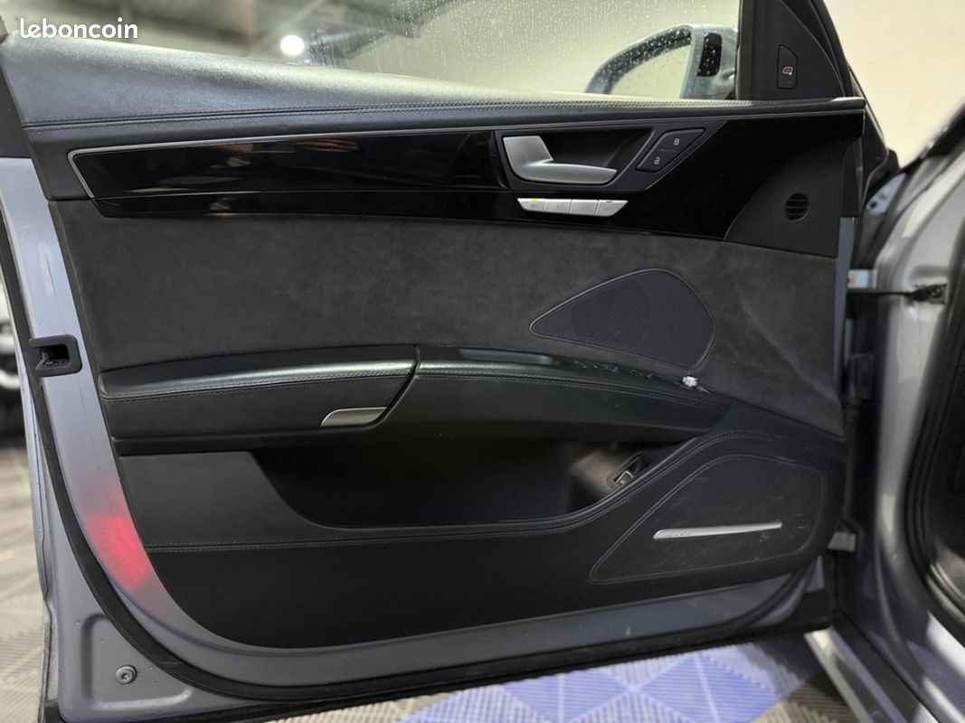 AUDI S8 PLUS 4.0 V8 TFSI 605 QUATTRO TIPTRONIC BVA - Toit ouvrant & Céramiques (image 21)