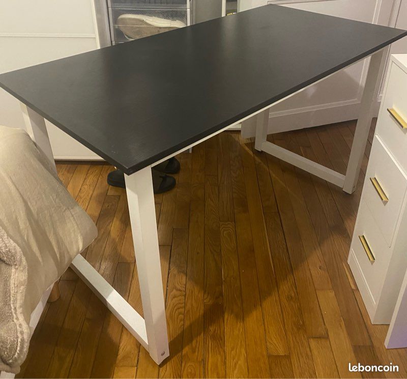 Bureau + chaise + caissons (image 1)