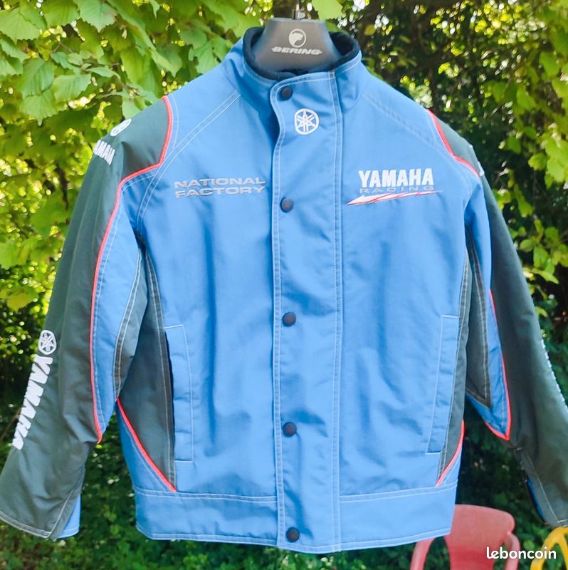 🌓 blouson moto Yamaha taille 10 ans tissu renforcé imperméable doublure matelassé à récupérer en espèces à côté de IKEA Thiais village pour le tout petit prix de 10 euros en espèces uniquement (image 1)