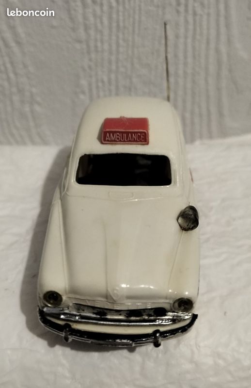 Voiture Collection NOREV - Ambulance Ford Vedette -1/43 - Collection