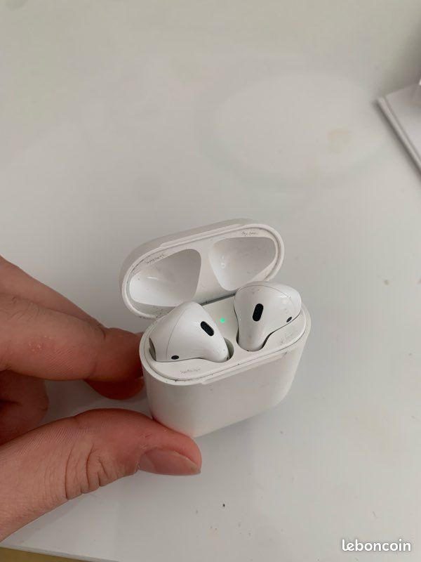 AirPods 2 (image 7)