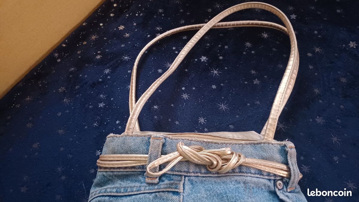 Petit Sac à Main En Jean Avec Intérieur Rouge - Occasion, Très Bon état, Taille Marine