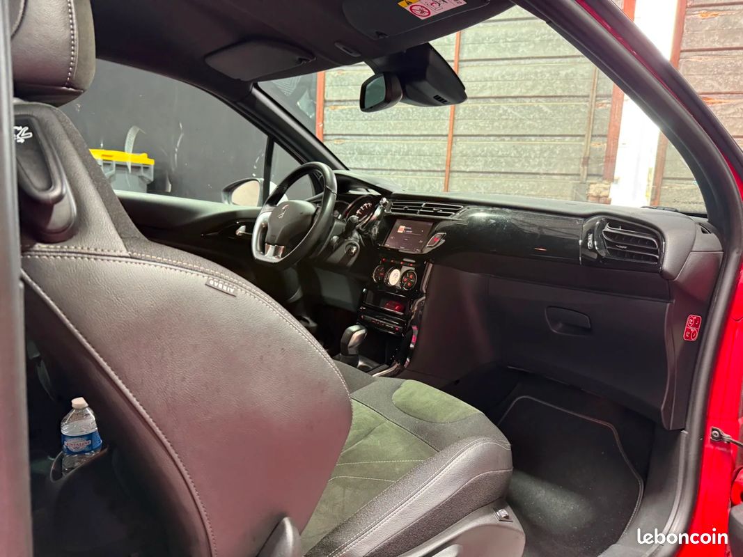 DS DS 3 1.2 110 cv Sport Chic / BOITE AUTOMATIQUE / DISTRIBUTION OK / SIÈGES CHAUFFANTS / BLUETOOTH (image 41)