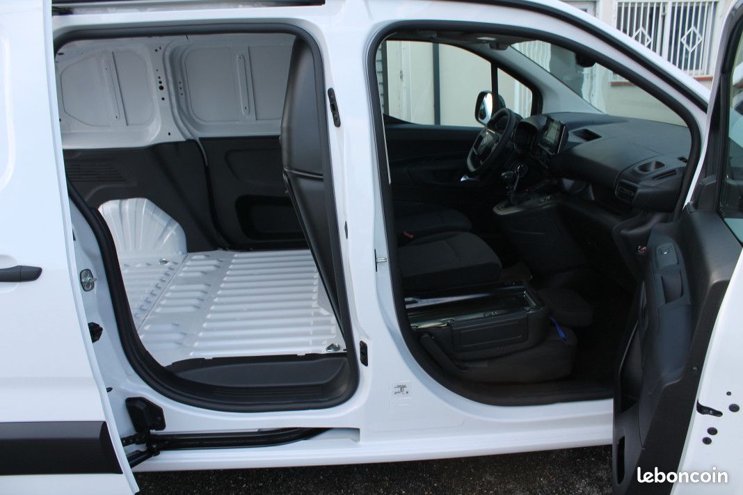 Citroën Berlingo III (2) Van Taille M 650KG Blue-HDI 100 S&S , Caméra de recul, Android auto, Cabine extenso sortie le 28/08/2025 , 10 Kilomètres - 17 000 hors taxe (image 6)
