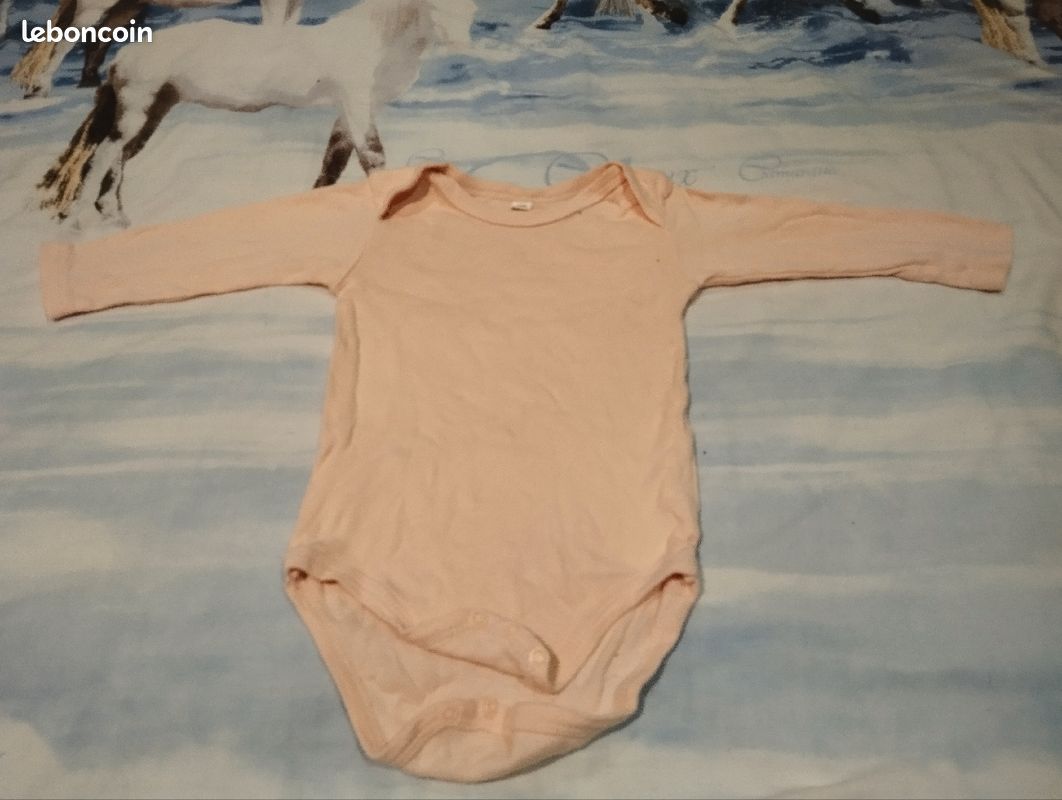 Body 12 mois (image 1)