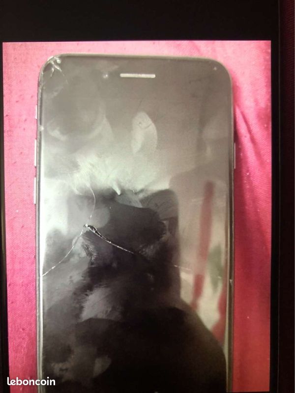 Iphone 8 noir 64go (image 1)