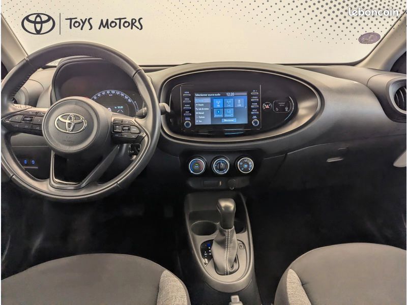 Toyota aygo x 1.0 VVT-i 72 Dynamic S-CVT (image 4)