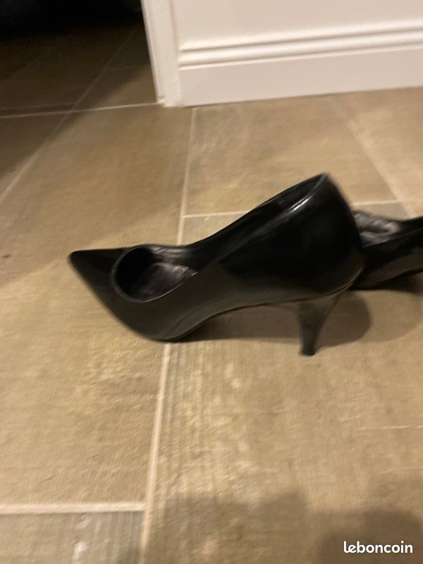 Escarpins vernis noirs (image 2)
