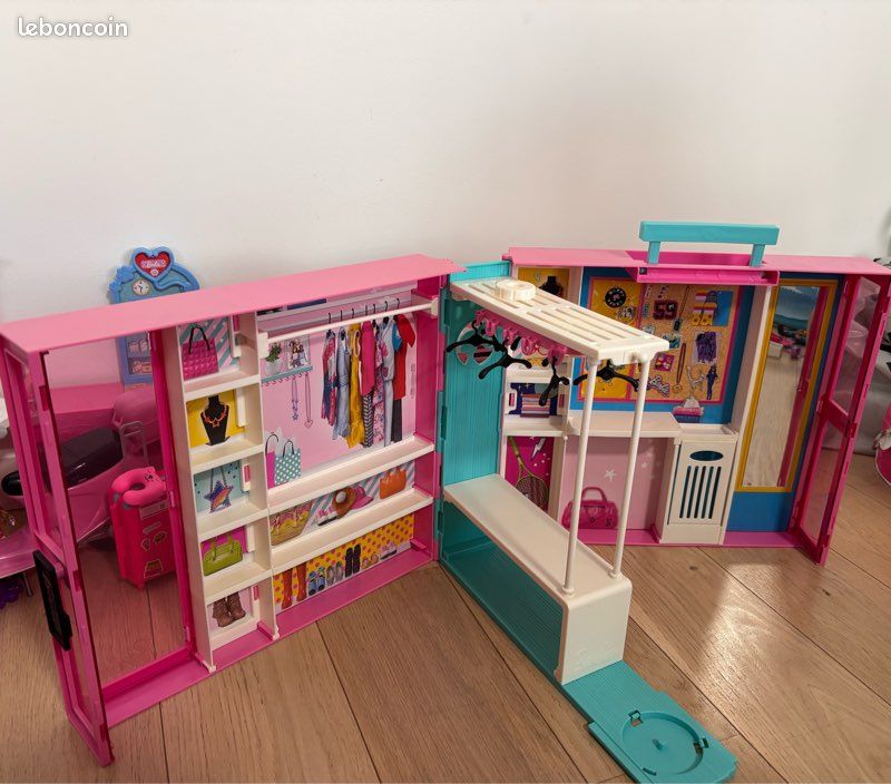 Lot Barbie et accessoires (image 4)