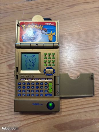 Pokemon Pokédex Deluxe 2001 Gold Tiger - UK