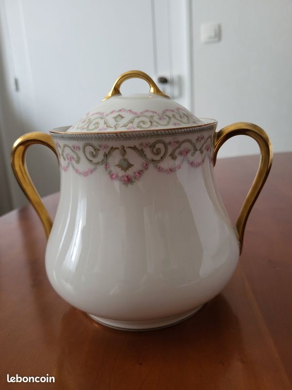 Grand pot / sucrier en porcelaine de Limoges (image 1)