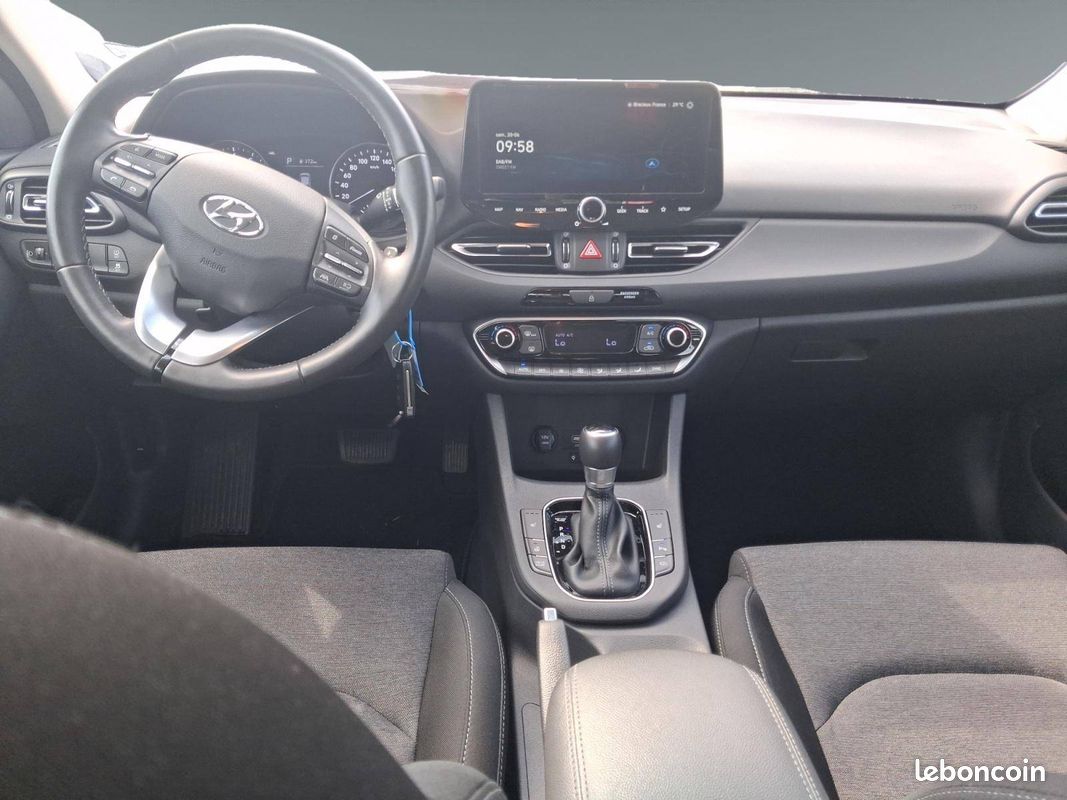 HYUNDAI i30 1.0 T-GDi 120 DCT-7 Hybrid 48V Creative (image 10)