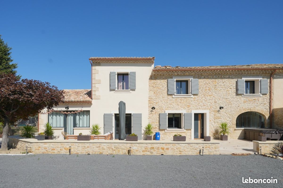 Maison 7 pièces 188 m² · à Orange · 188 m² · 2 080 €/mois