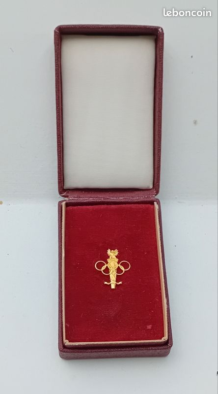 Pin's émaillé – Délégation De Mongolie – Jeux Olympiques De Grenoble 1968 – JO 68