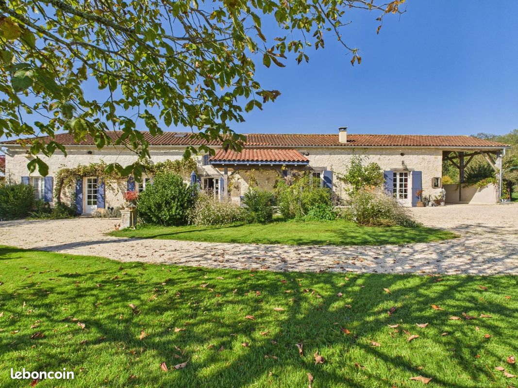 Maison 6 pièces 249 m² · à Villeréal · 249 m² · 495 000 €