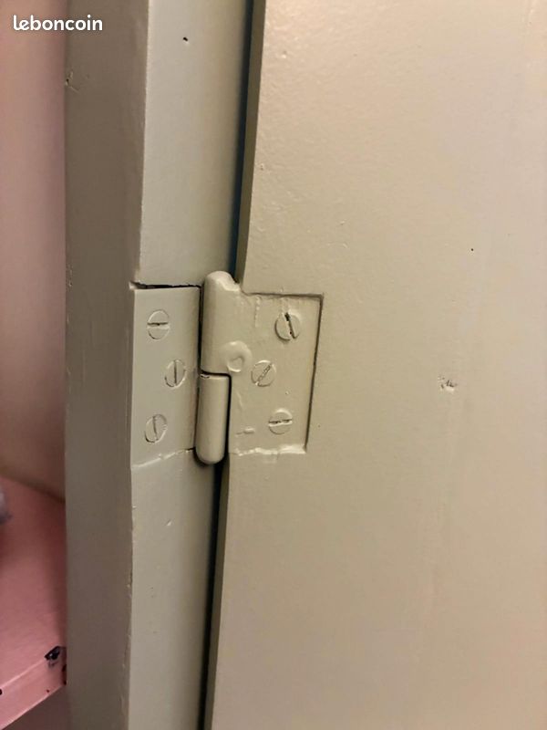 Jolie armoire parisienne idéale pour chambre d'enfant (image 5)
