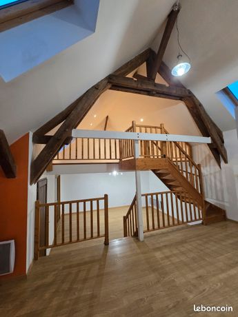 Atypique T2 55/70 m² avec cour. Garage en option. Au calme à Saint-Martin-d'Uriage. Coup de cœur assuré