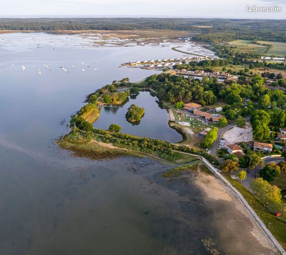 Terrain à bâtir de 351 m² à ARES (33) · à Arès · 242 000 €