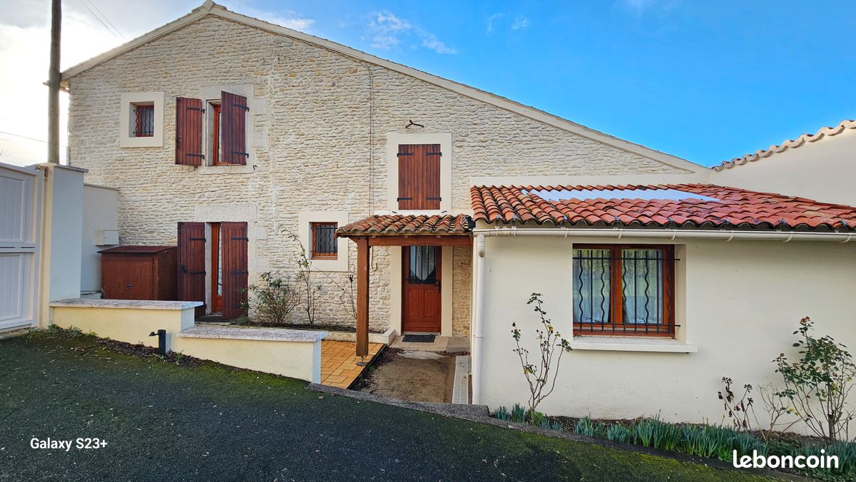 Maison 5 pièces 130 m² · à Saint-Hilaire-la-Palud · 130 m² · 202 800 €