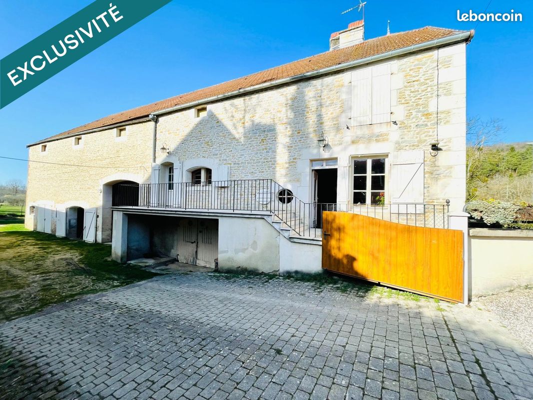 Maison 7 pièces 178 m² · à Arbot · 178 m² · 260 000 €