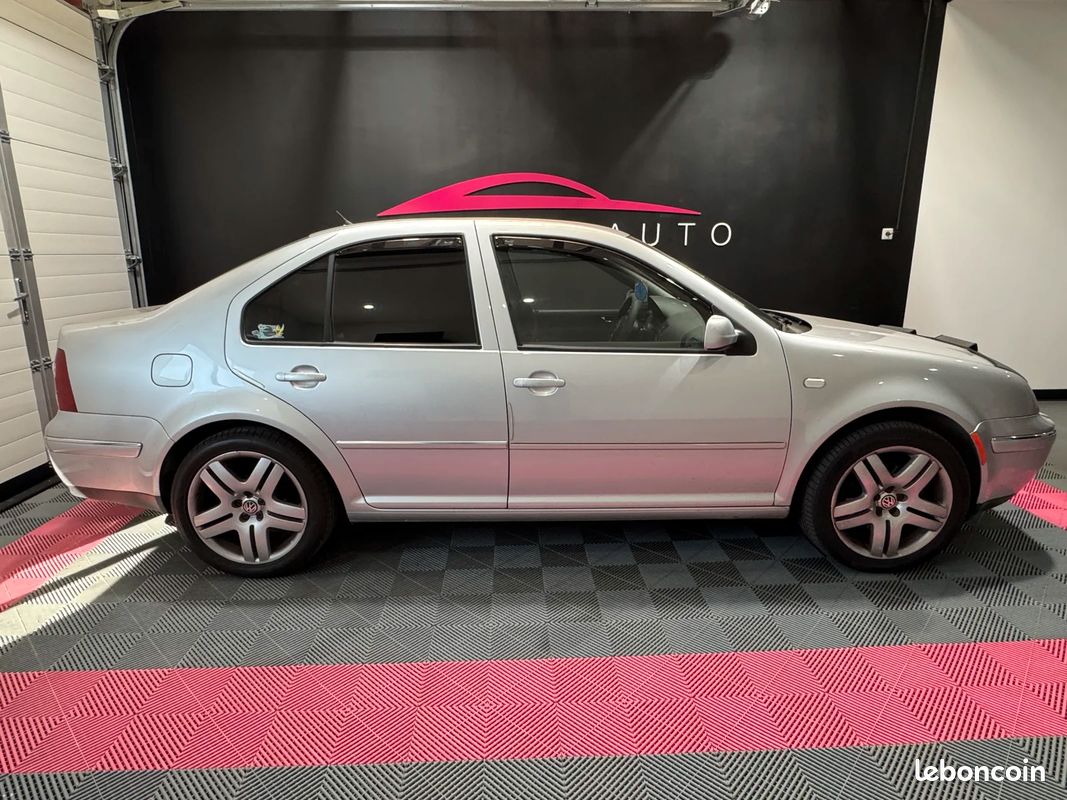 Volkswagen Bora 1.9 TDI Trendline BVM6 / Carplay / Suivi OK (image 3)