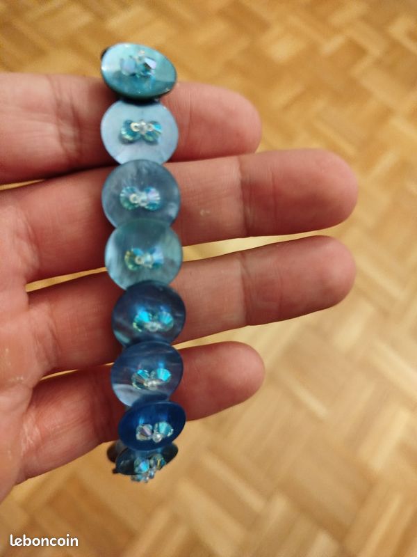 Bracelet bleuté en perles Swarovski fait main (image 2)