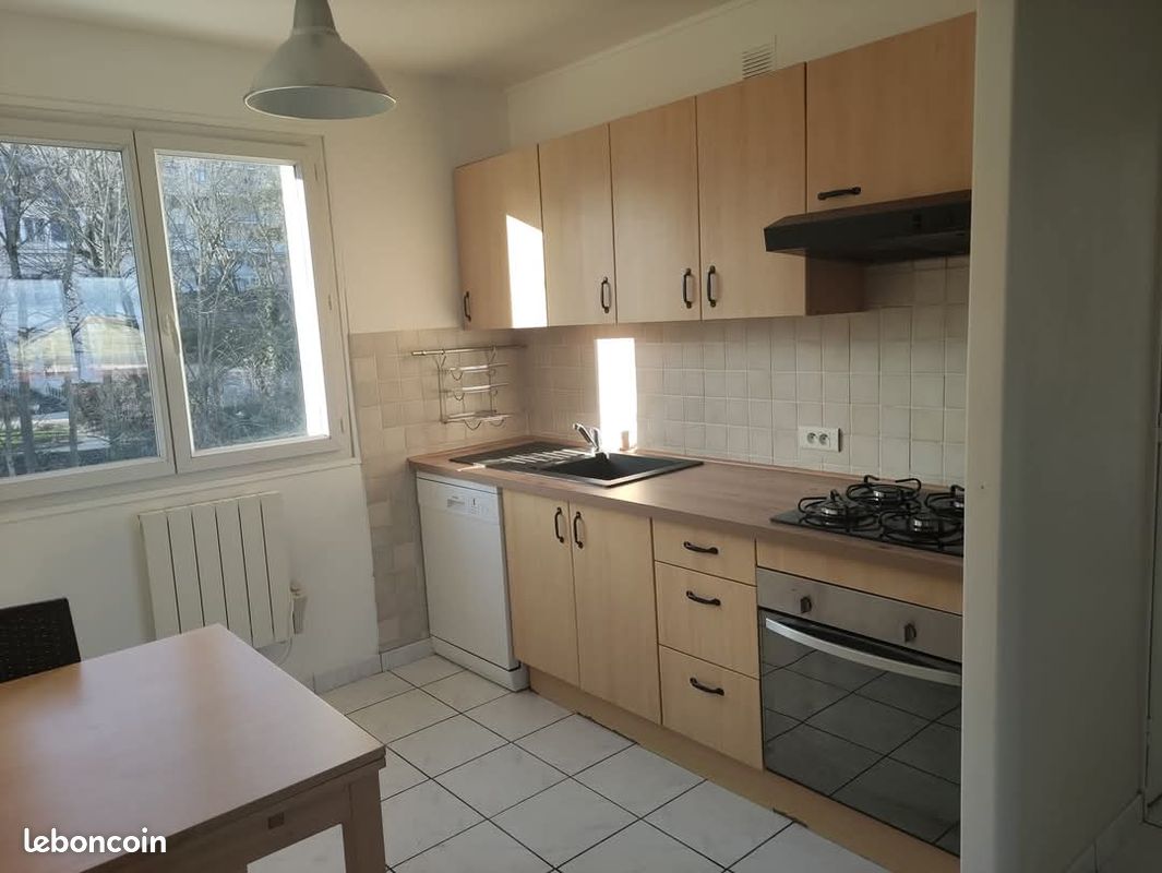 Appartement 3 pièces 56 m² · à Oullins-Pierre-Bénite · 56 m² · 890 €/mois