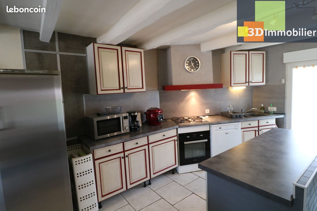 Maison 9 pièces 295 m² · à Chaussin · 295 m² · 332 000 €