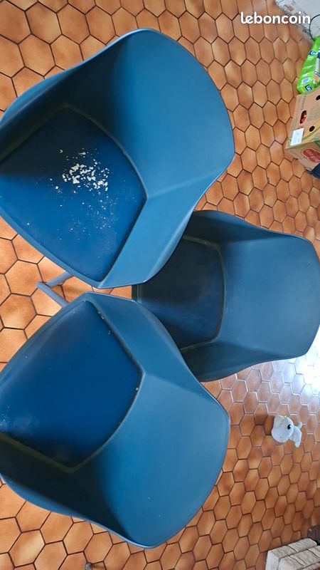 Lot 3 chaises (image 1)