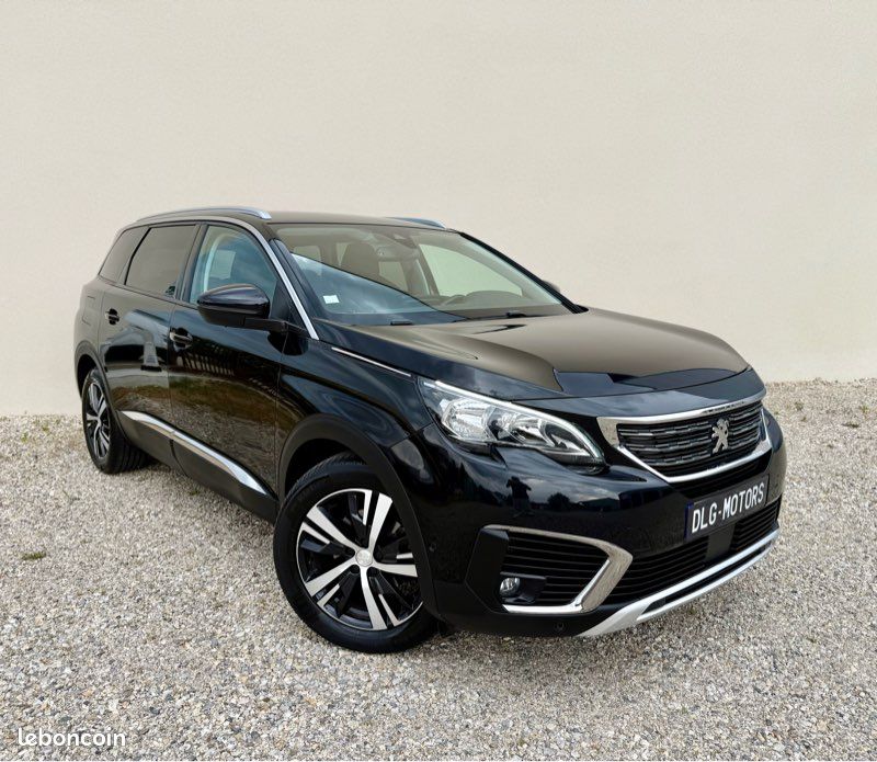 Peugeot 5008 II 1.5 BLUE HDI 131CH EAT8 Allure -CarPlay/Attelage/Caméra 360/7 Places/Garantie 12M - Suivi complet (image 1)