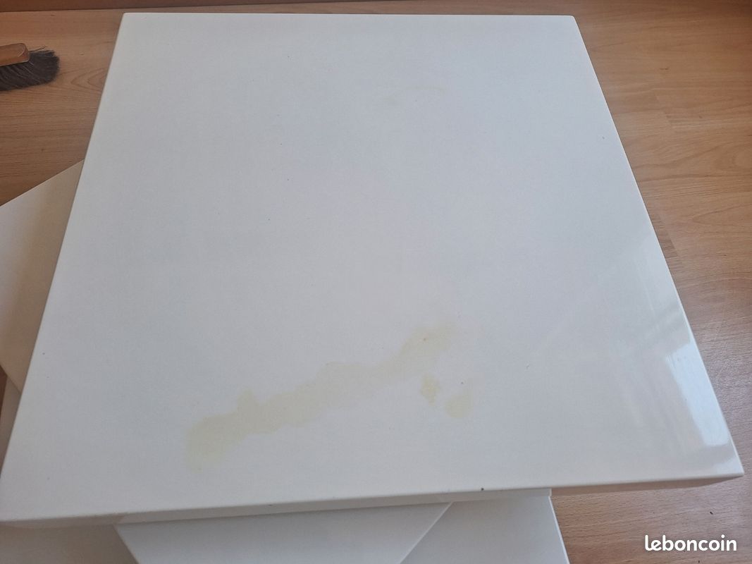 Table basse amovible blanche négociable (image 3)